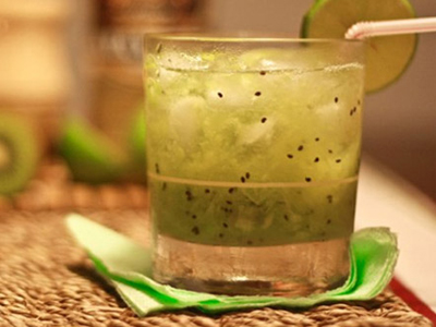 Receita de Daykiwi (caipirinha de kiwi)